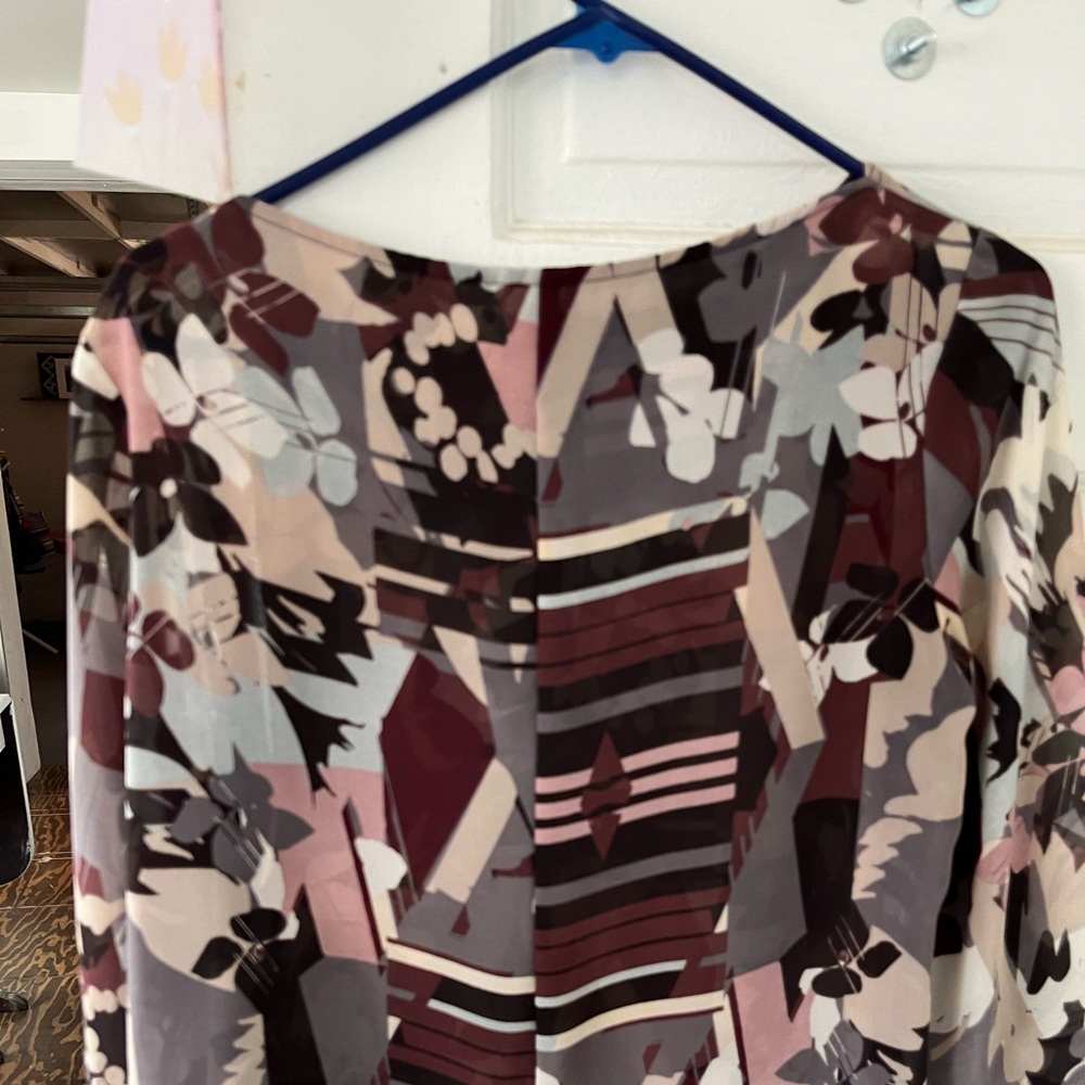 Jennifer Lopez print blouse size medium